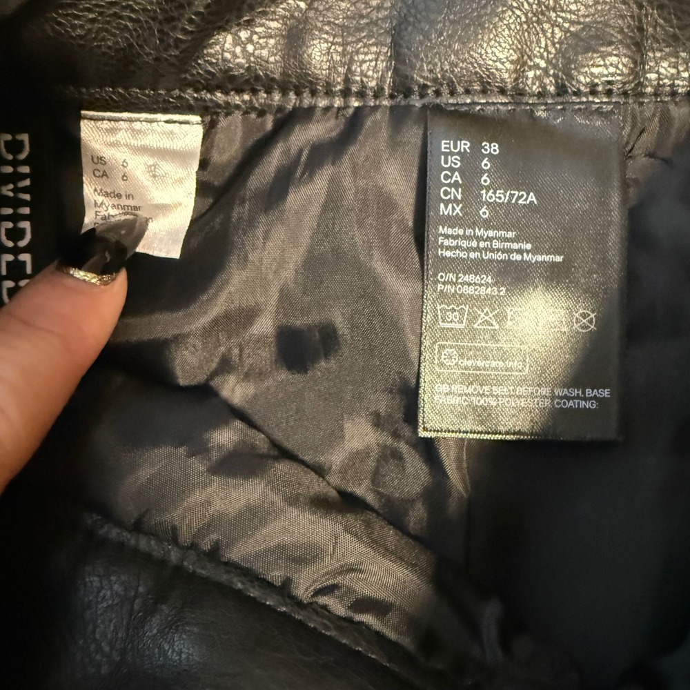 H&M Black Faux Leather Mini Skirt Side Zip US 6‎ EU 38 - Picture 6 of 8